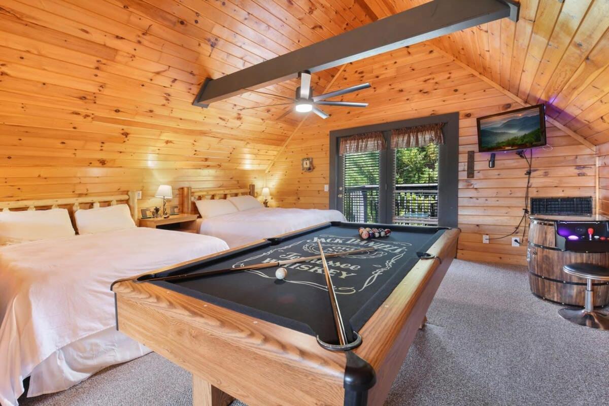 Ryes And Shine Bootlegger'S Cabin! Hot Tub* Pool* Arcade* Billiards *Ev * Pet Friendly Sevierville Exterior foto